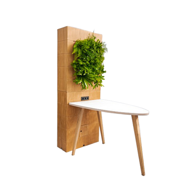 Natural houten wand gevuld met planten